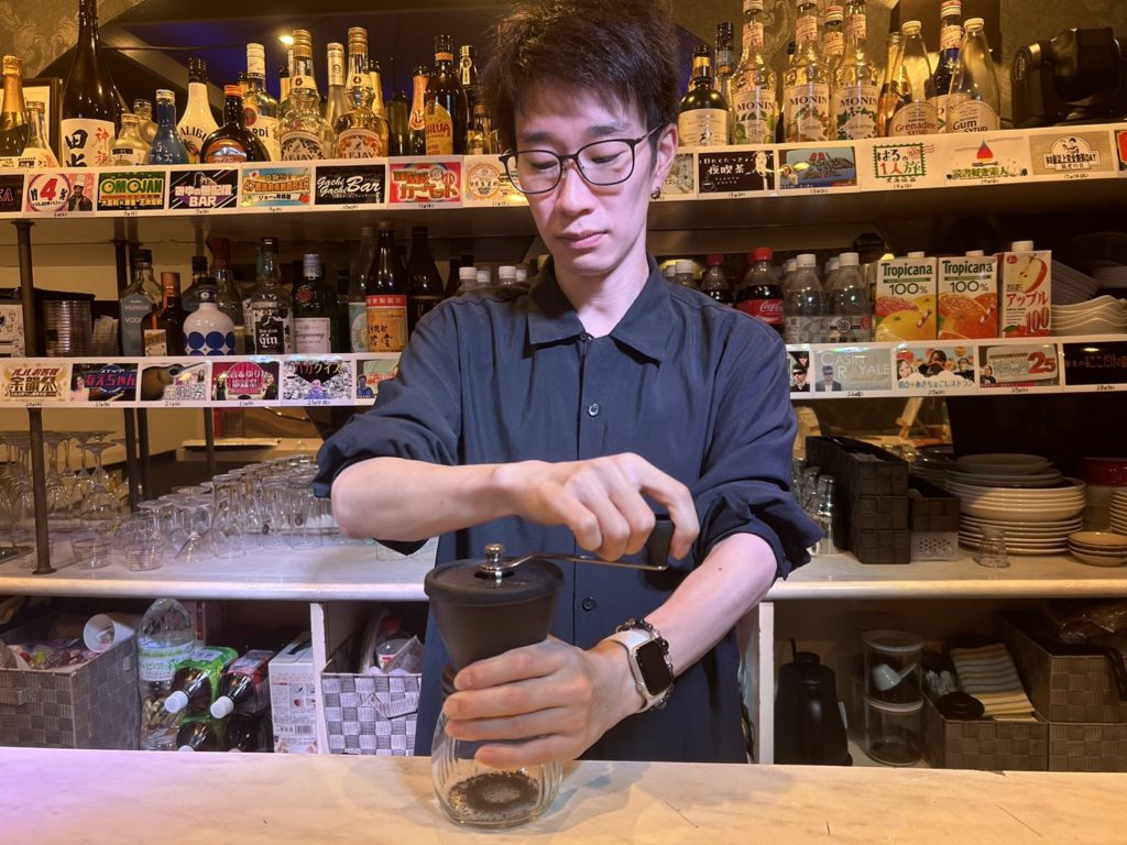 一杯一杯丁寧に挽きます
